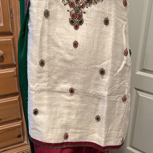 Pure Silk Suit - Picture 2 of 5